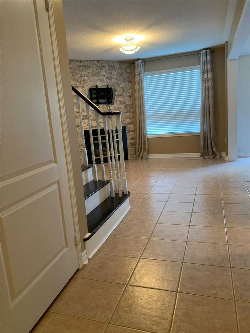 31 Mistdale Cres, Brampton, L7A1S2 | Image 2