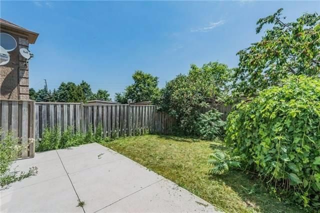 82 Twin Pines Cres, Brampton, L7A1M8 | Image 3
