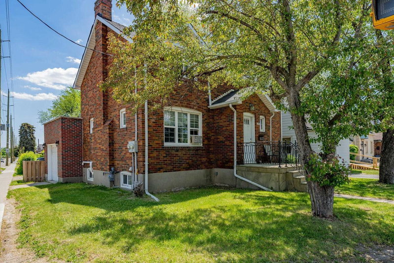 207 Queen St W, Brampton, L6Y 1M6 | Image 3