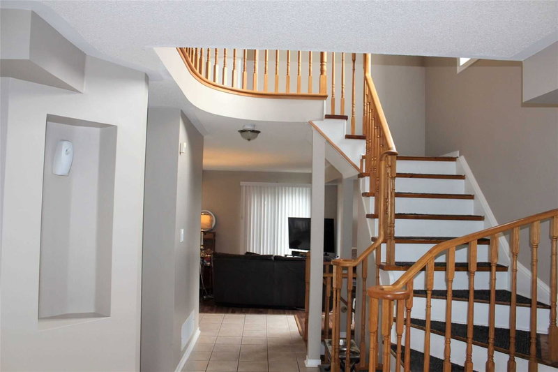 5950 Shelford Terr, Mississauga, L5M 6K3 | Image 3