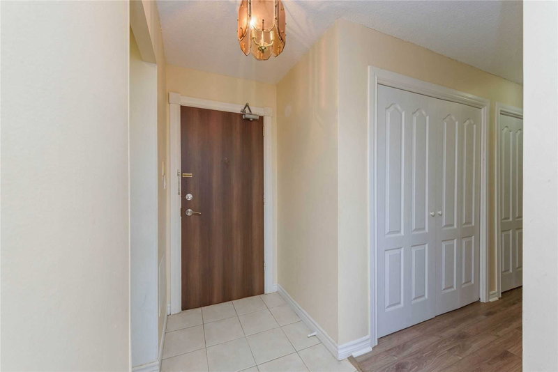 202 - 2556 Argyle Rd, Mississauga, L5B2H5 | Image 2