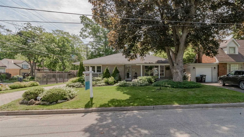 17 Armstrong St, Brampton, L6W 1W7 | Image 2