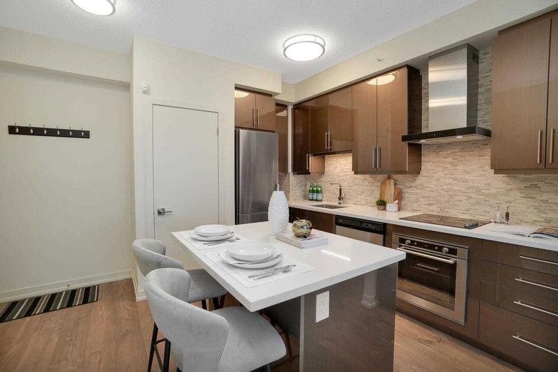 1709 - 2093 Fairview St, Burlington, L7R0E6 | Image 2