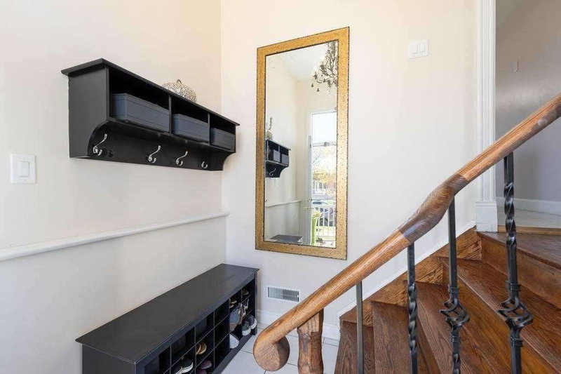 4135 Dunmow Cres, Mississauga, L4Z1E1 | Image 2