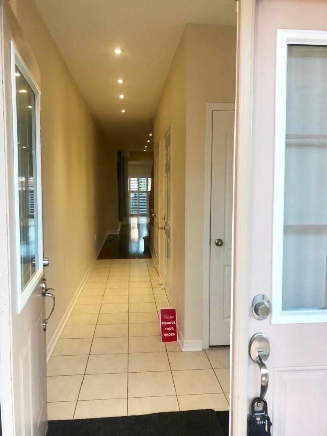 866 Francine Cres, Mississauga, L5V0E2 | Image 2