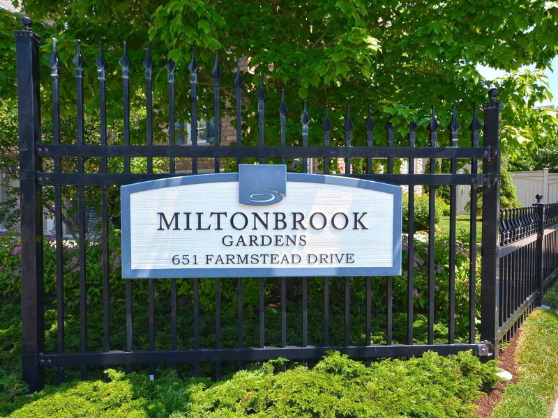 40 - 651 Farmstead Dr, Milton, L9T7W2 | Image 2