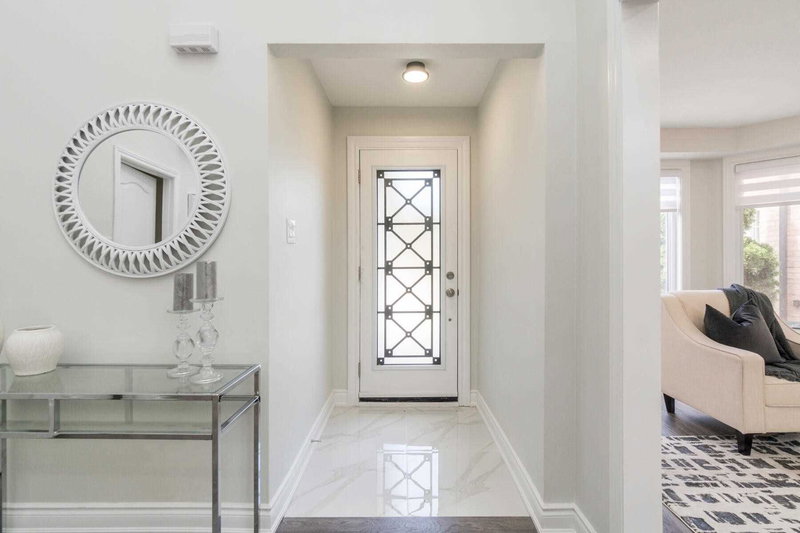 1593 Wintergrove Gdns, Mississauga, L5M3Z9 | Image 3