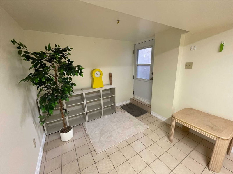 Bsmt - 576 Gladstone Ave, Toronto, M6H3J2 | Image 2