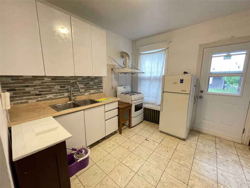 Main - 576 Gladstone Ave, Toronto, M6H3J2 | Image 2