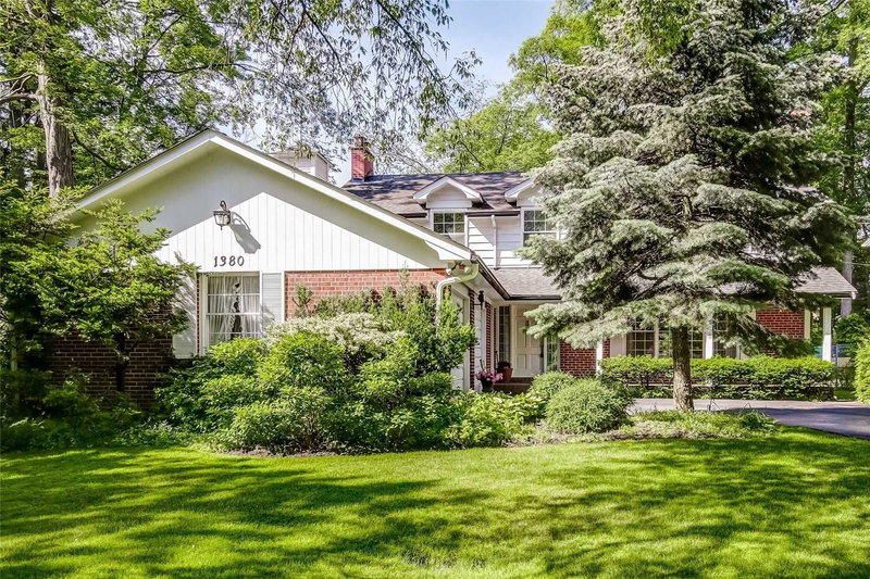 1380 Birchwood Heights Dr, Mississauga, L5G2Y2 | Image 2