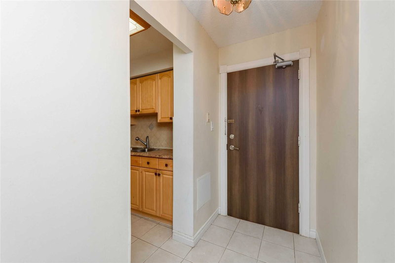 202 - 2556 Argyle Rd, Mississauga, L5B2H5 | Image 2