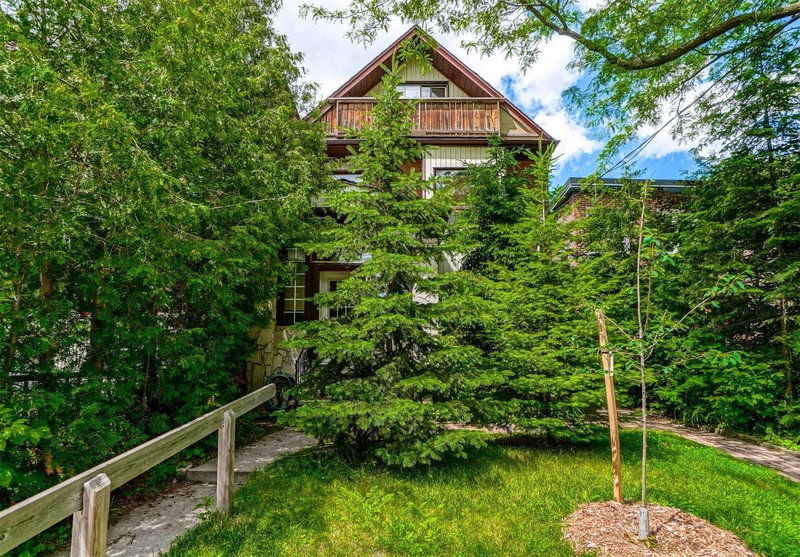 90 Garden Ave, Toronto, M6R1H7 | Image 2