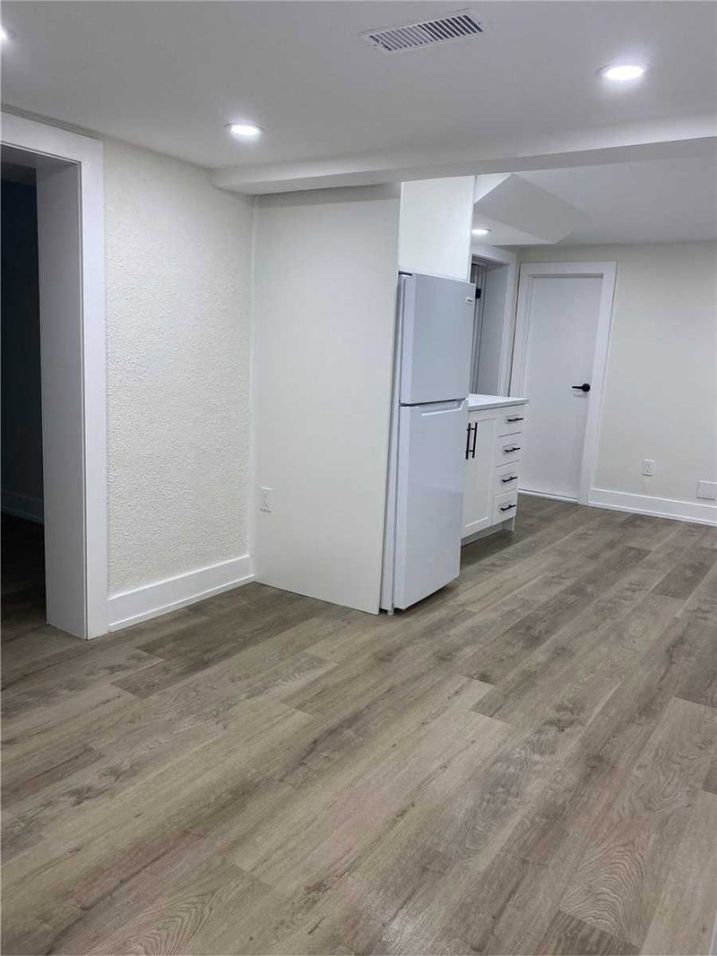 Lower - 66 Minnewawa Rd, Mississauga, L5G1C7 | Image 2
