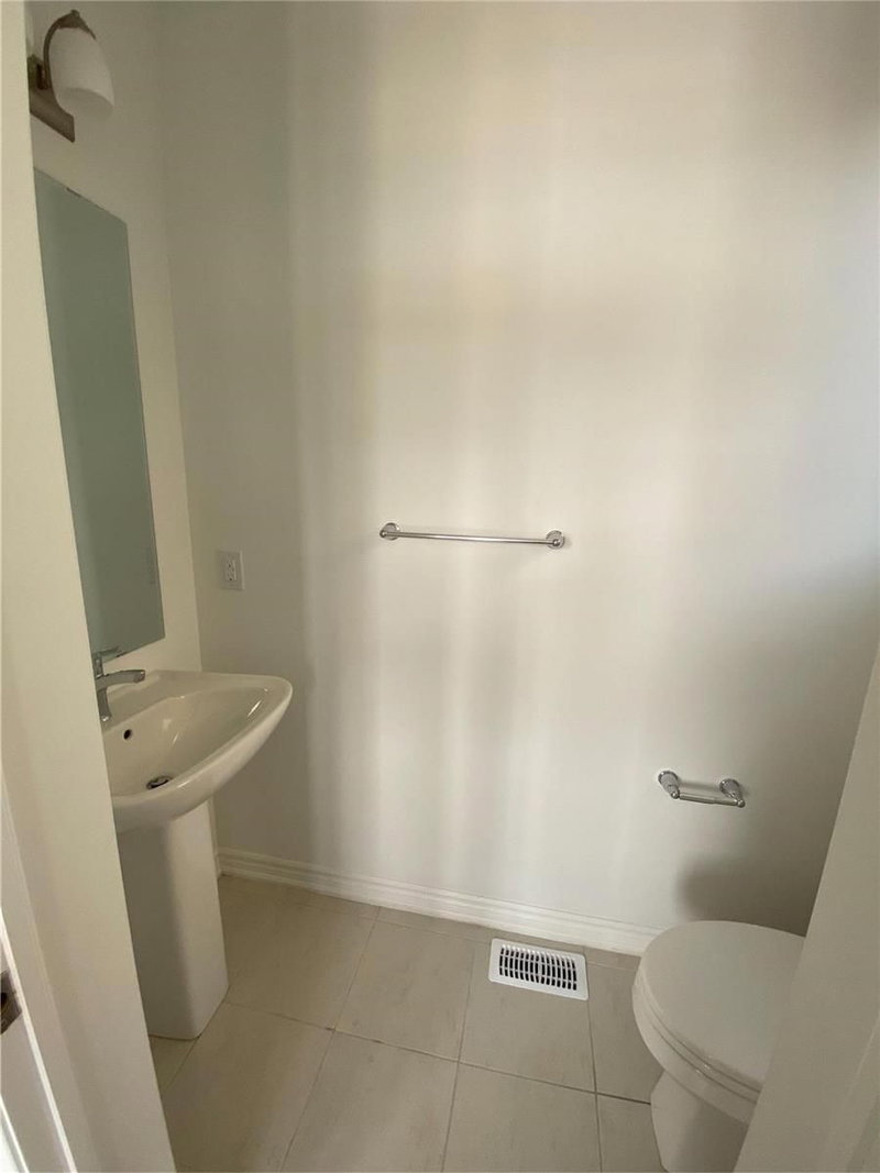 867 Whitlock Ave, Milton, L9E1R8 | Image 2