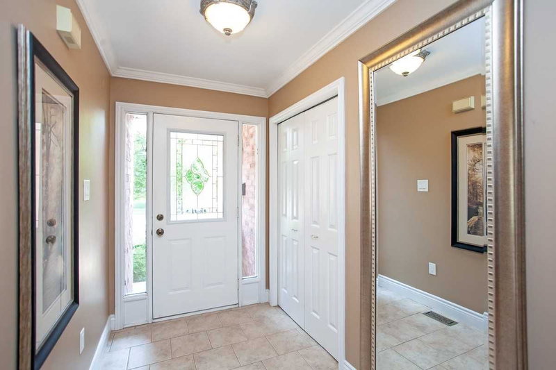 2152 Heidi Ave, Burlington, L7M3X2 | Image 2