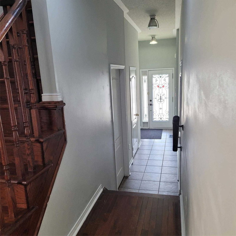 Upper - 10 Palleschi Dr, Brampton, L6P 2S1 | Image 3