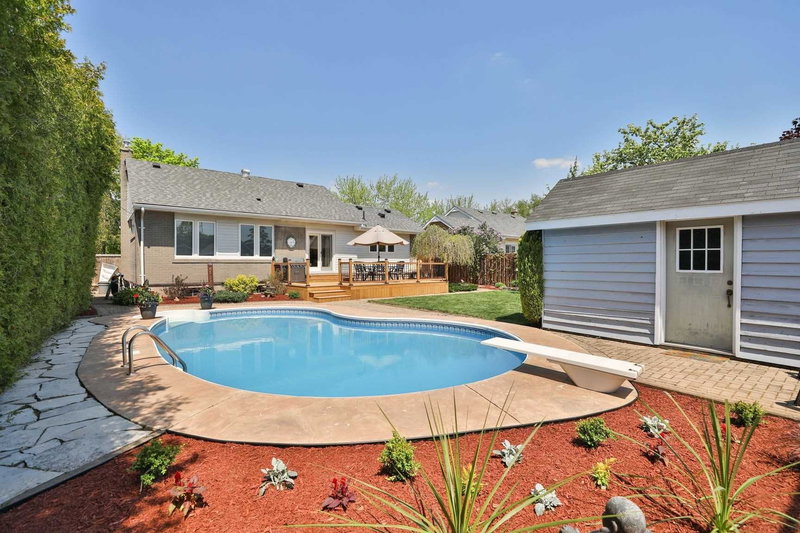 130 Mayfield Dr, Oakville, L6H1K7 | Image 2