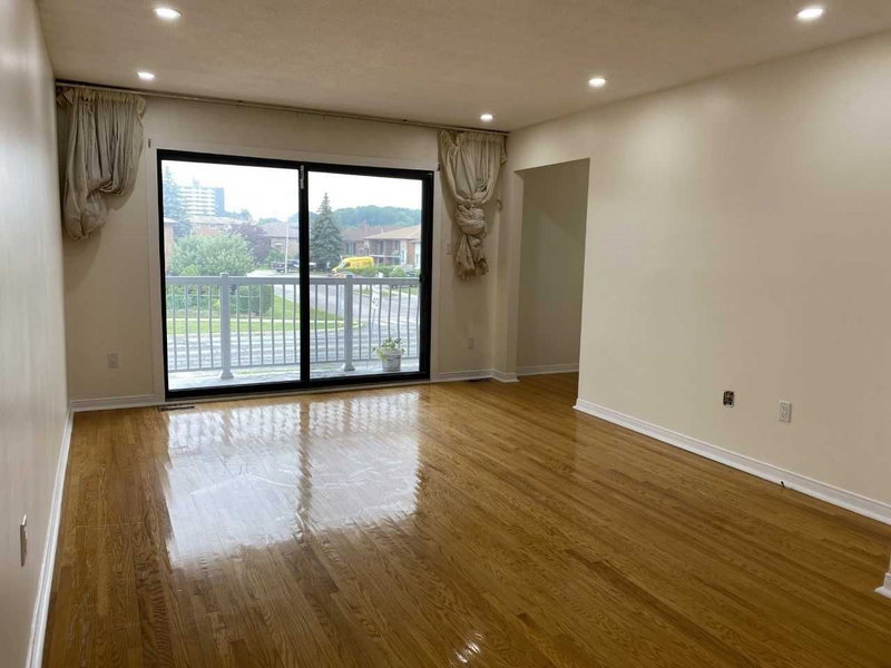 114 Sentinel Rd, Toronto, M3J1S9 | Image 2