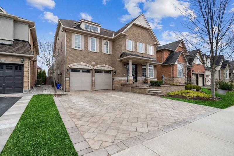 3322 Fox Run Circ, Oakville, L6L6W4 | Image 2