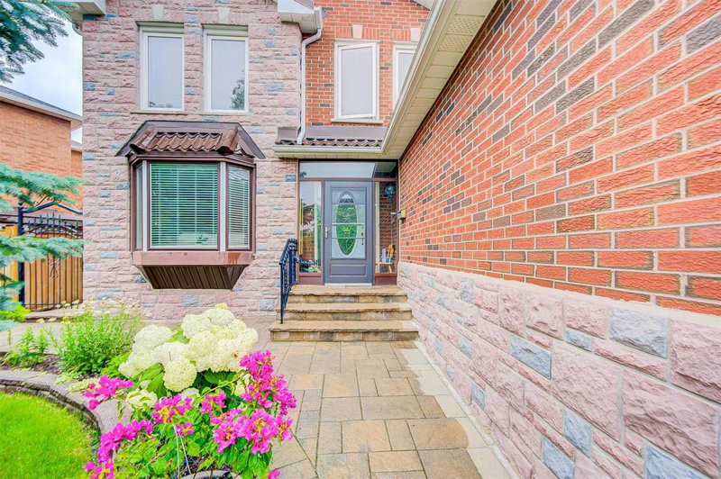 1201 Creekside Dr, Oakville, L6H4Y8 | Image 3
