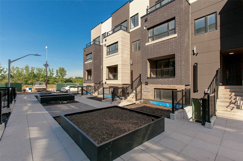 105 - 1135 Cooke Blvd, Burlington, L7T 0C3 | Image 2