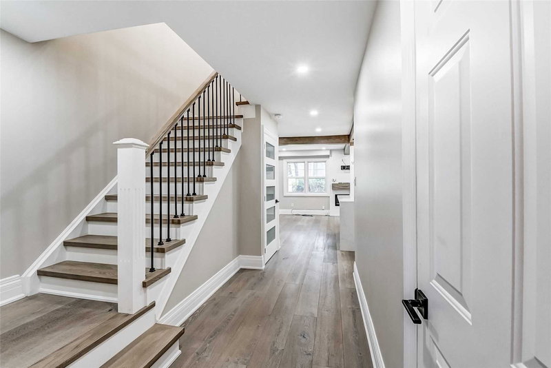 22 - 2120 Rathburn Rd E, Mississauga, L4W2S8 | Image 3