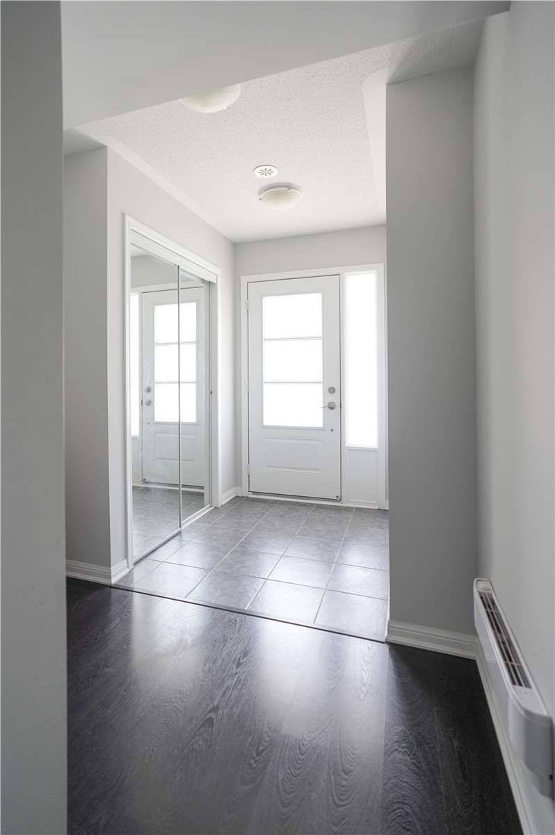 118 Baycliffe Cres, Brampton, L1P1W7 | Image 2