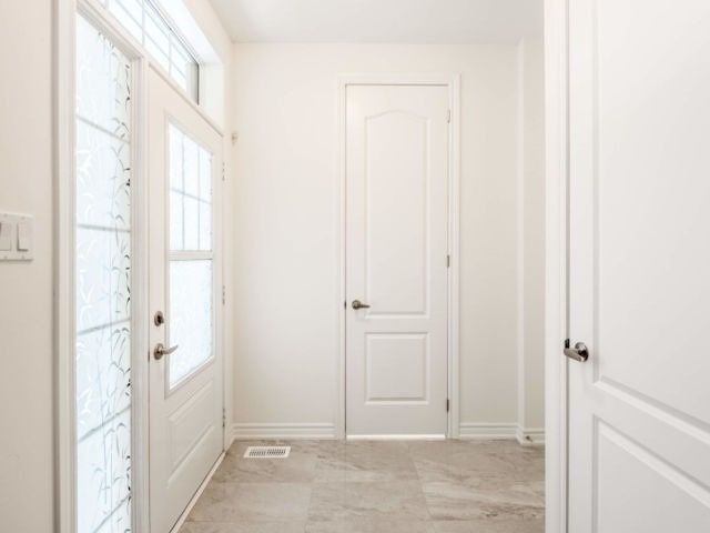 28 Faders Dr, Brampton, L7A4Y2 | Image 2