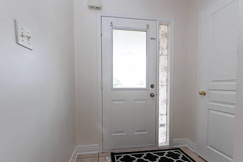 36 Mauve Dr, Brampton, L6P 2M8 | Image 3