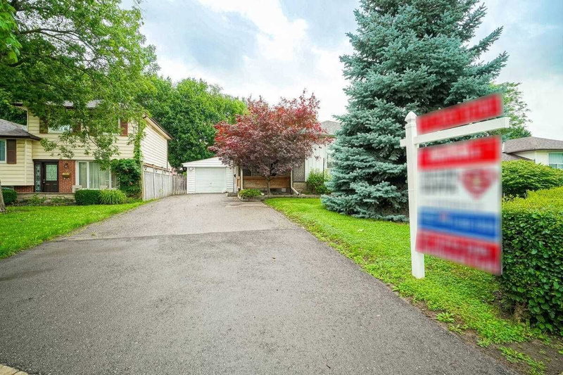 28 Parkway Ave, Brampton, L6X 2G4 | Image 2