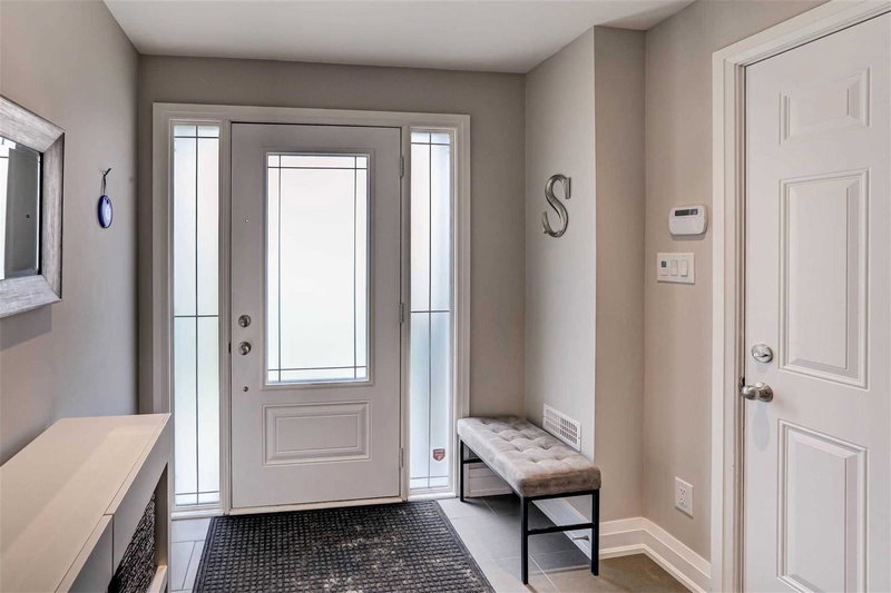 1067 Shaw Dr, Mississauga, L5G3Z3 | Image 3