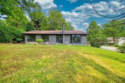 893 Bexhill Road, Mississauga, Ontario image-0-3