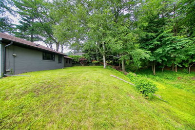 893 Bexhill Road, Mississauga, Ontario image-0-4