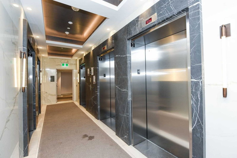 807 - 7 Mabelle Ave, Toronto, M9A 0C9 | Image 3