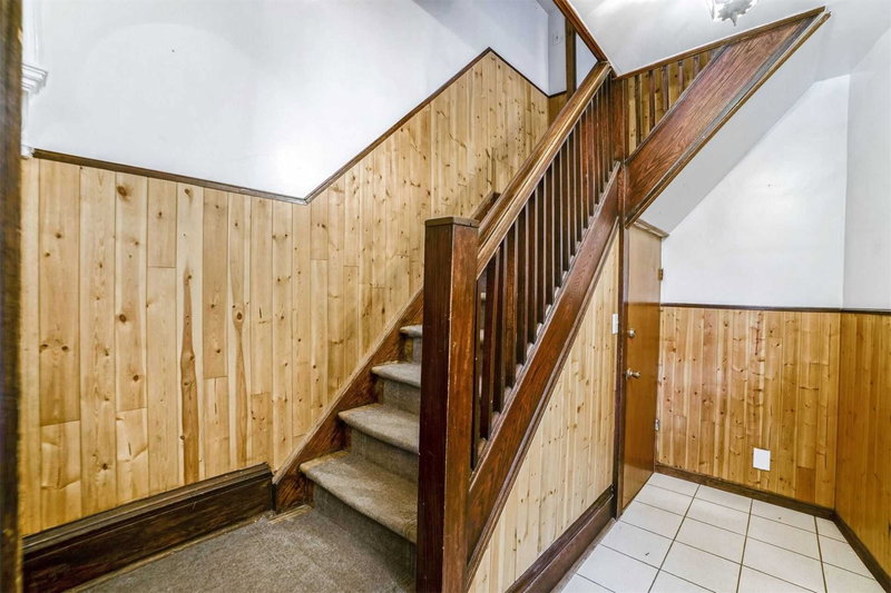 90 Garden Ave, Toronto, M6R1H7 | Image 2