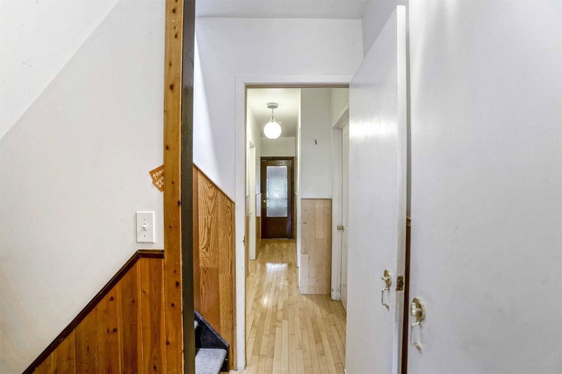 90 Garden Ave, Toronto, M6R1H7 | Image 3