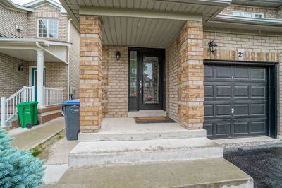 21 Roadmaster Lane, Brampton - Fletcher's Meadow image-0-4