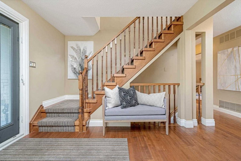 289 Parkway Dr W, Milton, L9T1A7 | Image 2