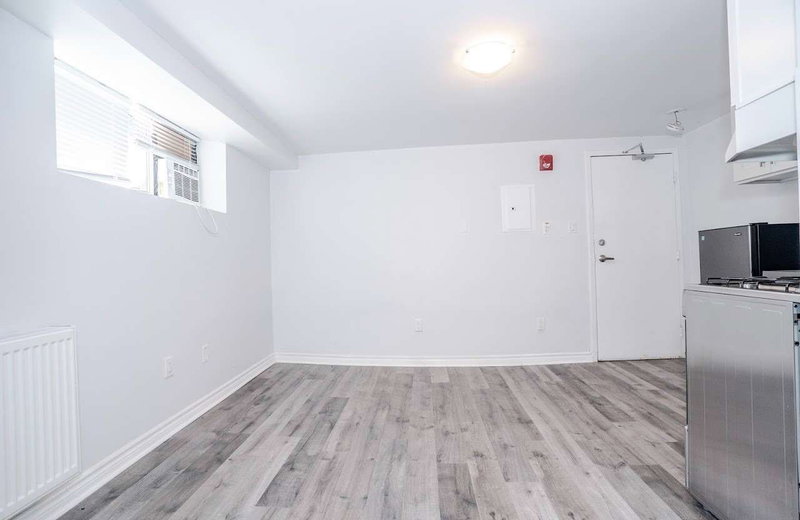 B4 - 70 Melbourne Ave, Toronto, M6K1K7 | Image 2