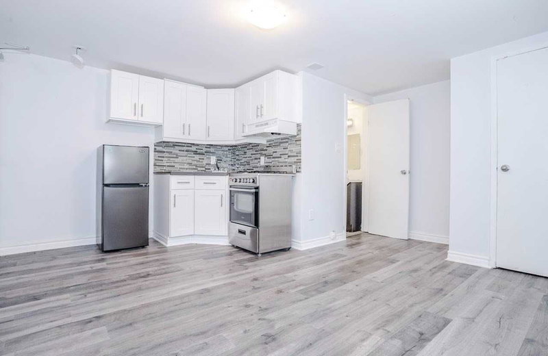 B4 - 70 Melbourne Ave, Toronto, M6K1K7 | Image 3