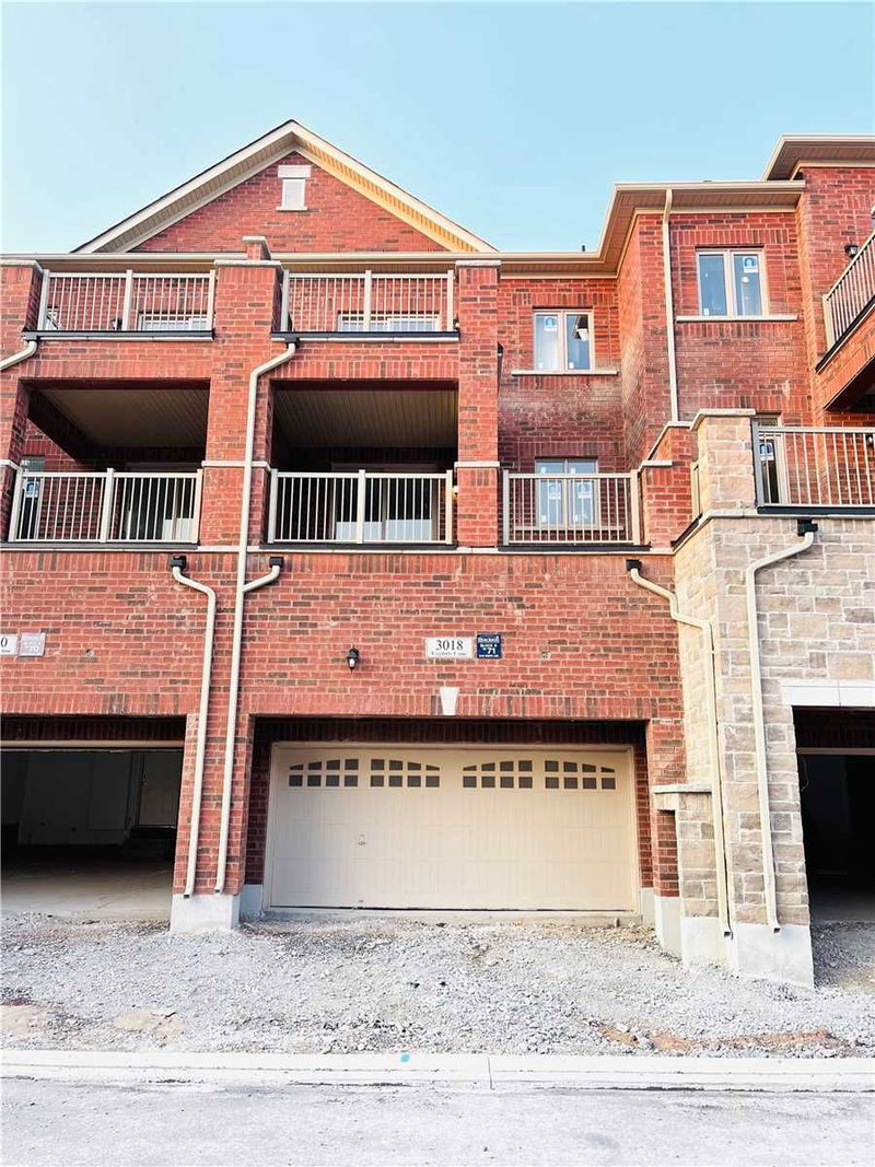 Th 71 - 3018 Eighth Line, Oakville, L6H 7H5 | Image 3