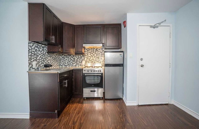 203 - 70 Melbourne Ave, Toronto, M6K1K7 | Image 2