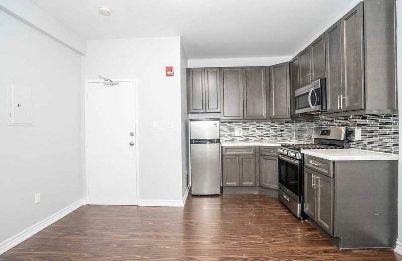 202 - 70 Melbourne Ave, Toronto, M6K1K7 | Image 2