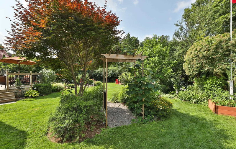 14 Erin St, Halton Hills, L7G3M6 | Image 2