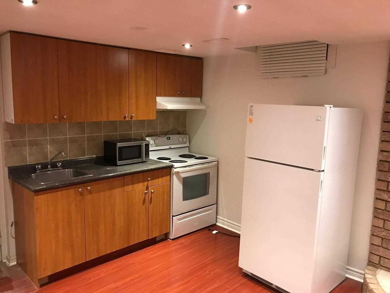 Lower - 4663 Crosswinds Dr, Mississauga, L5V1G6 | Image 2