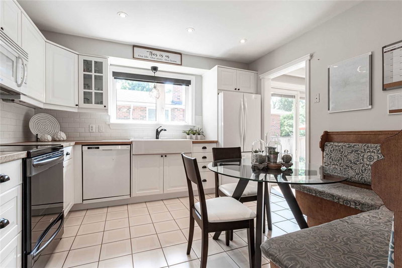 2144 Sandringham Dr, Burlington, L7P 1T9 | Image 3