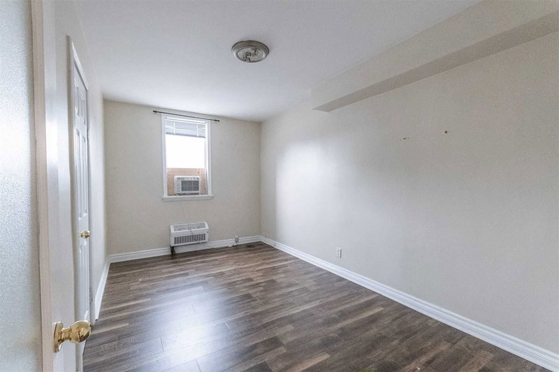 201 - 723 Lakeshore Rd E, Mississauga, L5G1J7 | Image 3