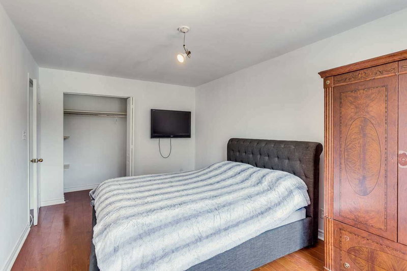 675 The Queensway, Toronto, M8K 1K8 | Image 3