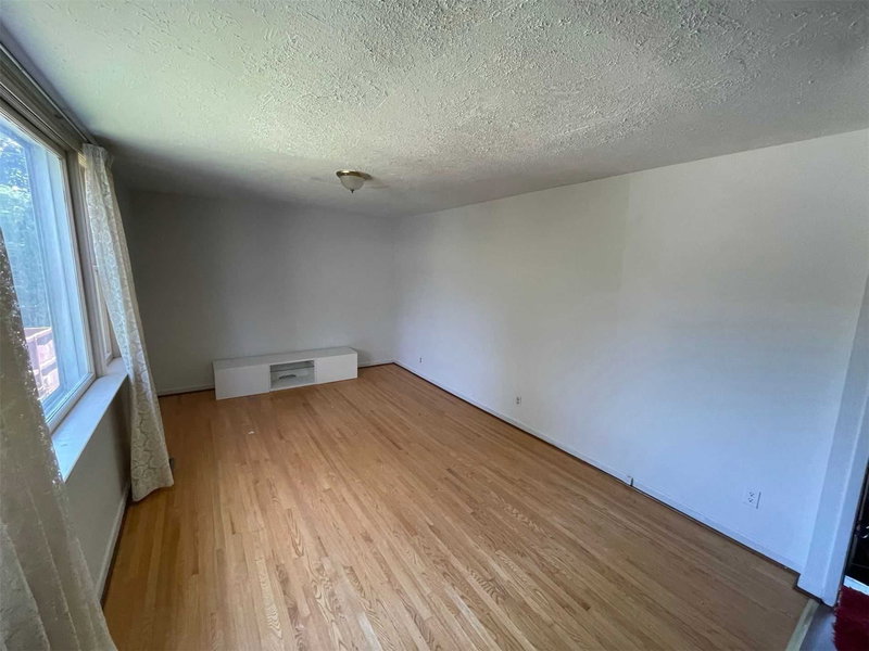 1524 Indian Grve, Mississauga, L5H2S6 | Image 2