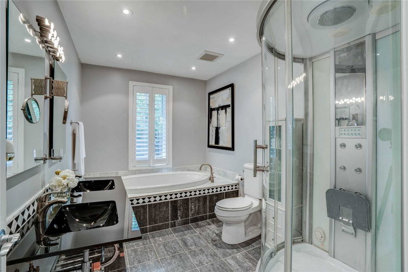 2181 Courtland Dr, Burlington, L7R1S2 | Image 2